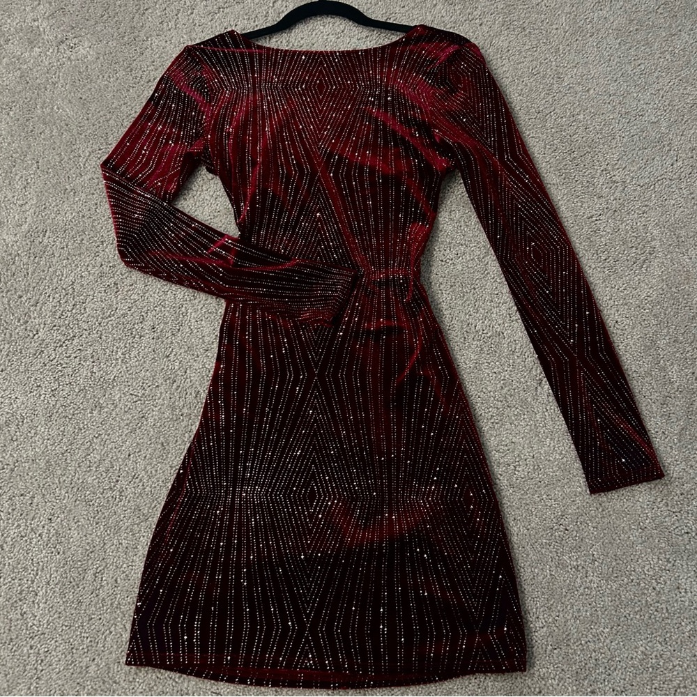 Windsor Glamorous Red and Black Sequin Long Sleeve New Years Dress
